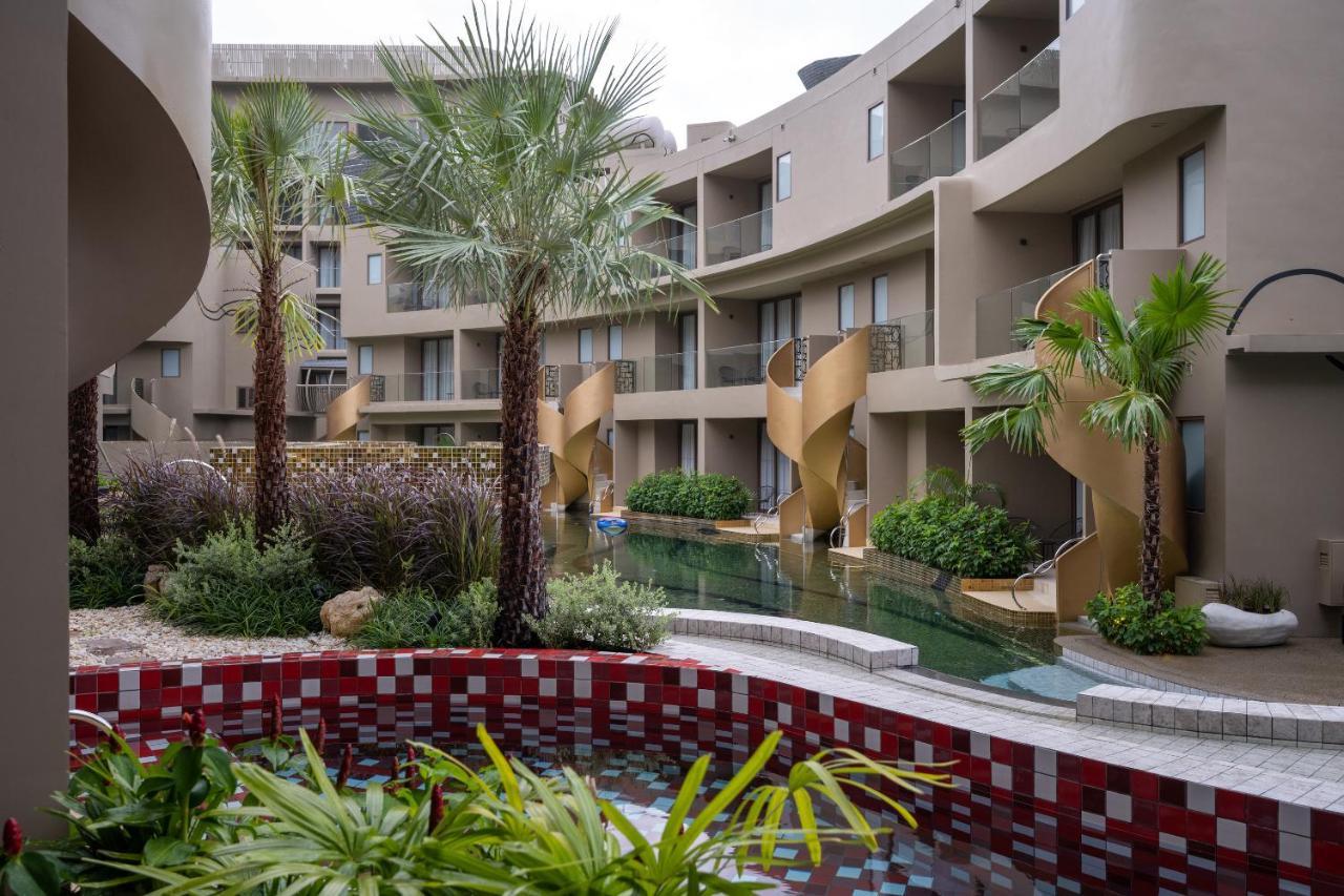 Metadee Concept Hotel Strand Kata Exterior foto